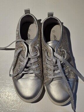 Ardene Silver Rhinestone Sparkle Sneakers - Size 7